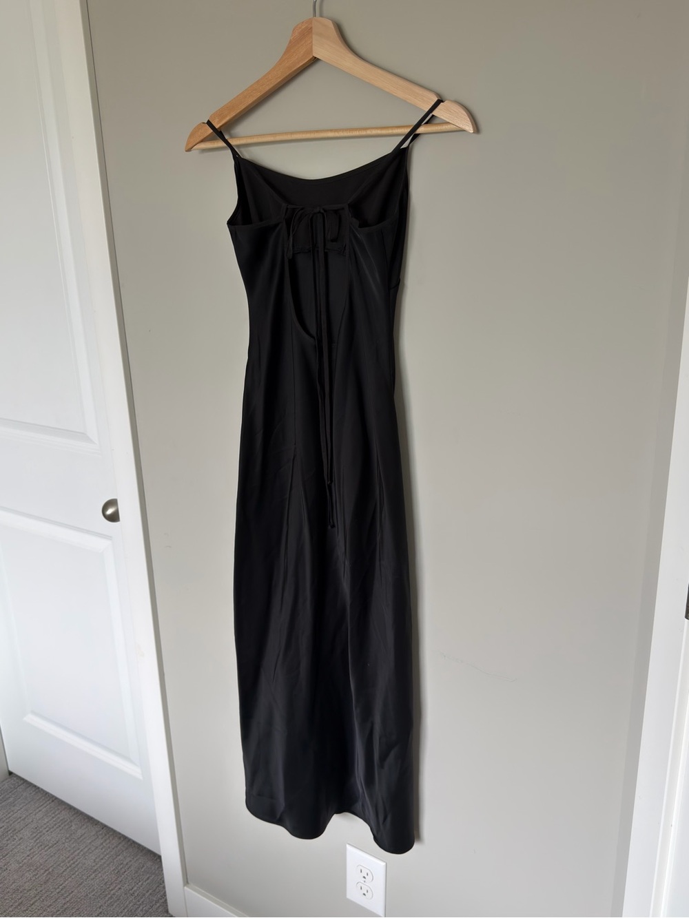 Aritzia Black satin slip midi dress size S open back tie detail - Picture 7 of 8